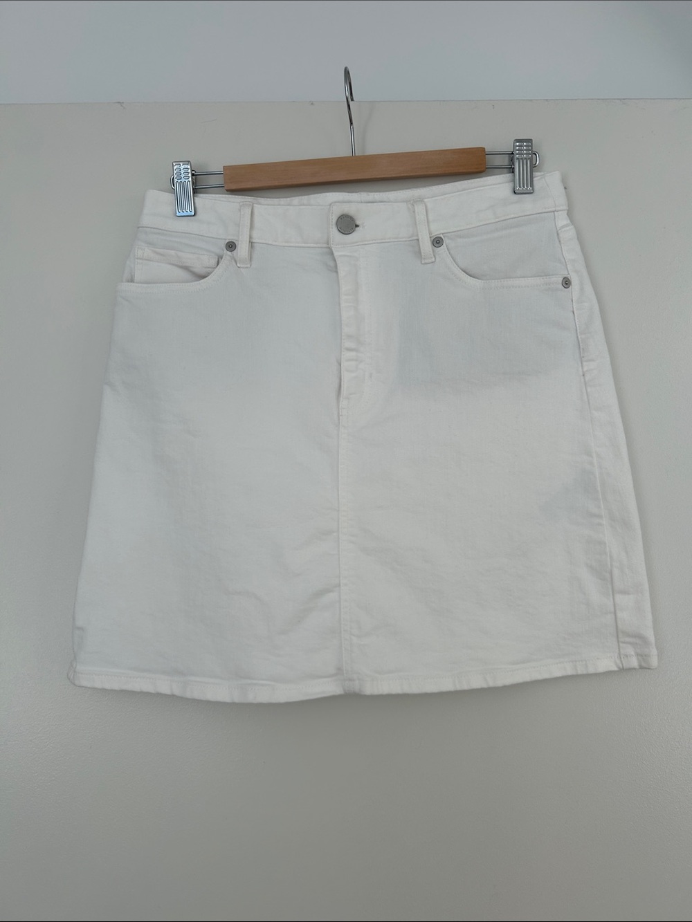 Banana Republic White Denim Mini Skirt 6 tall
